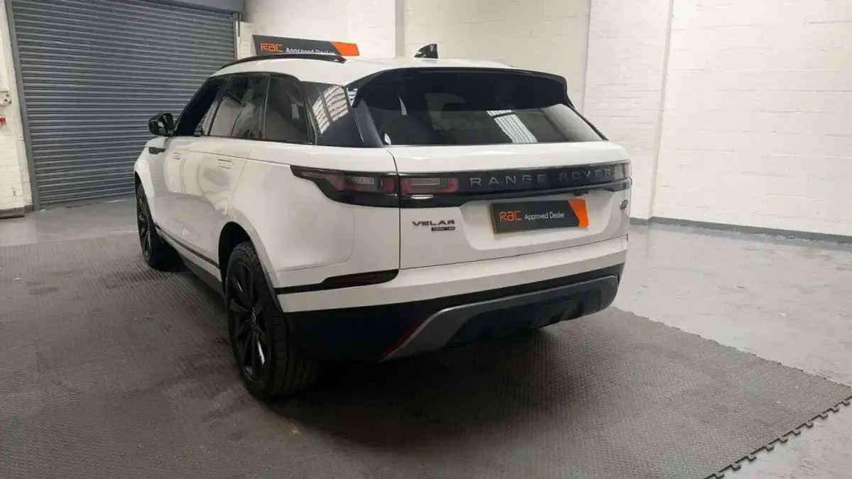 Used Land Rover Range Rover Velar HSE Dynamic 240 HP (176 kW) 2018 White SUV