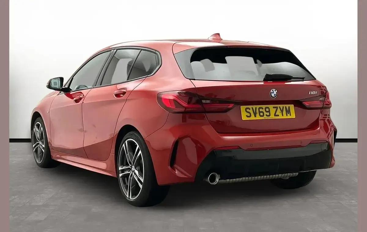 Used BMW 118 M Sport 140 HP (102 kW) 2019 Red Hatchback