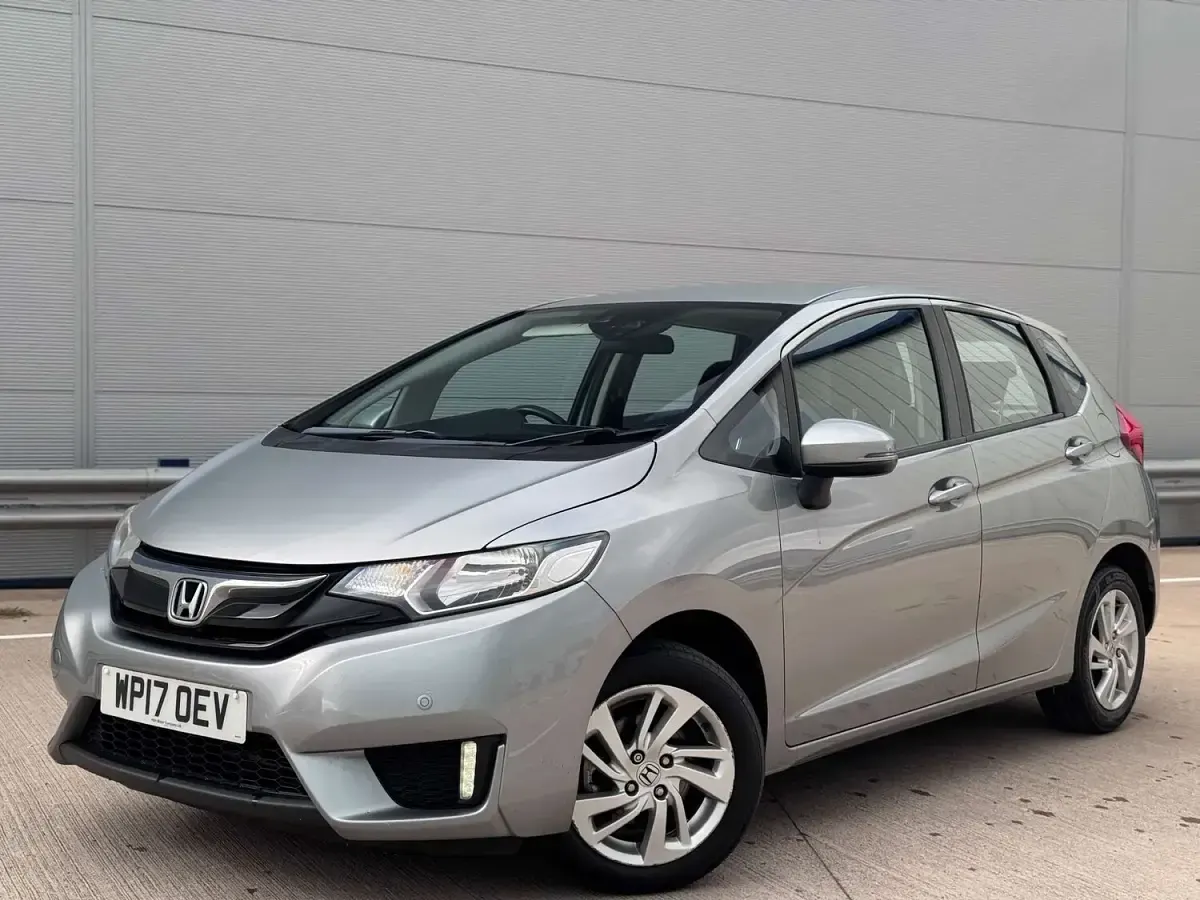 Used Honda Jazz SE 102 HP (75 kW) 2017 Silver Hatchback
