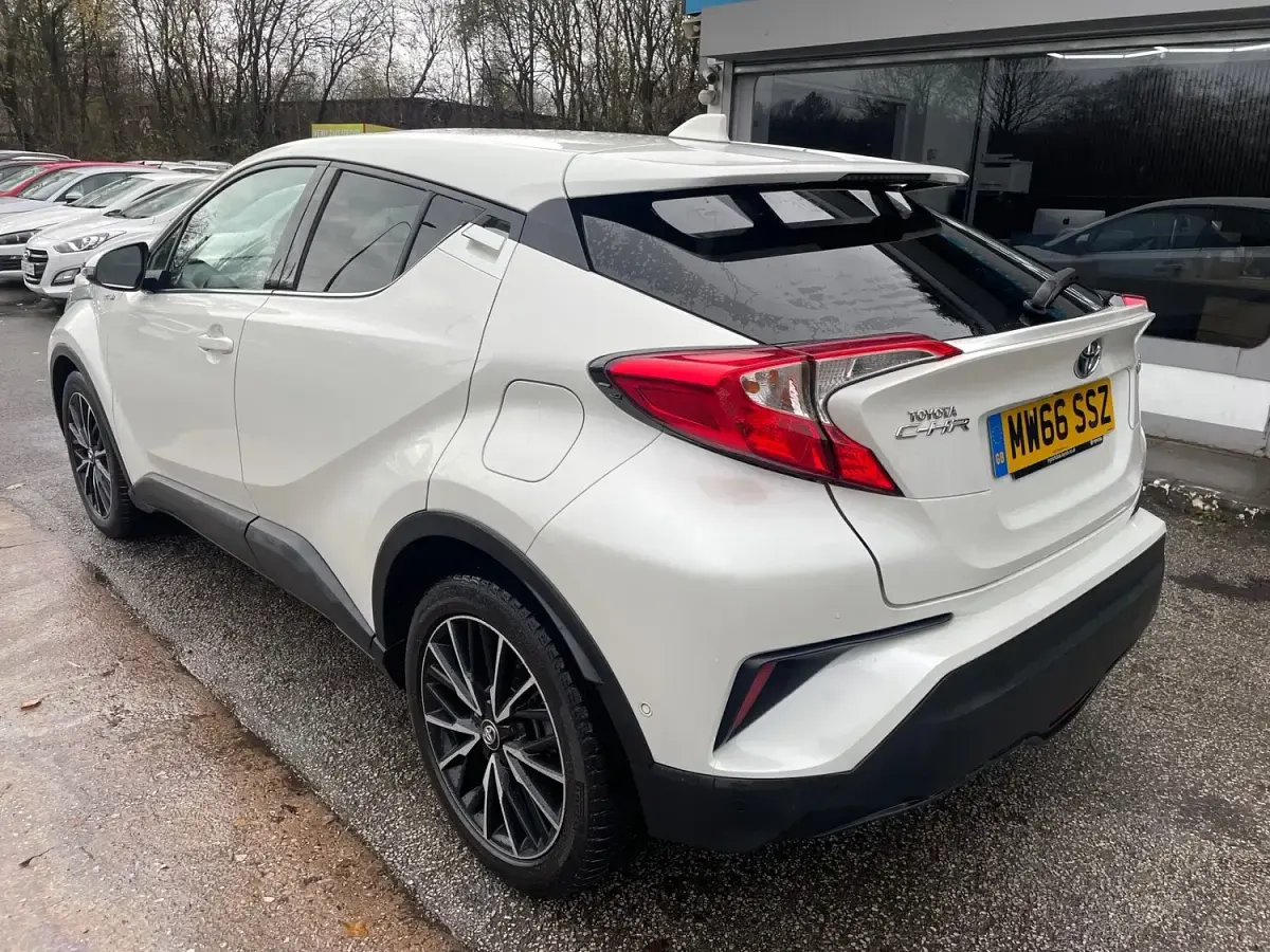 Gebraucht Toyota C-HR 122 PS (89 kW) 2016 Weiß SUV