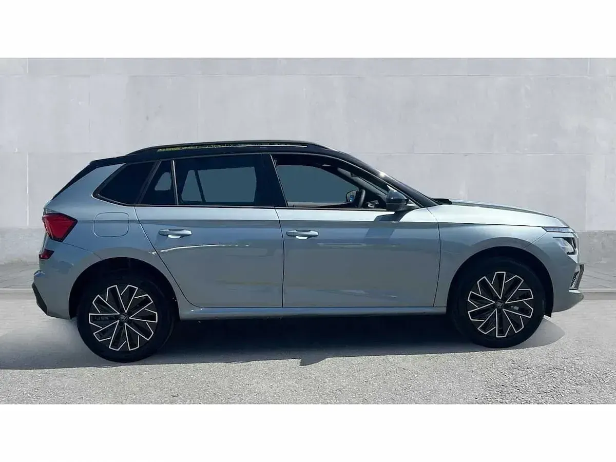 New Skoda Kamiq Design Edition 85 HP (62 kW) 2026 Smokey silver metallic black magic pearl effect SUV