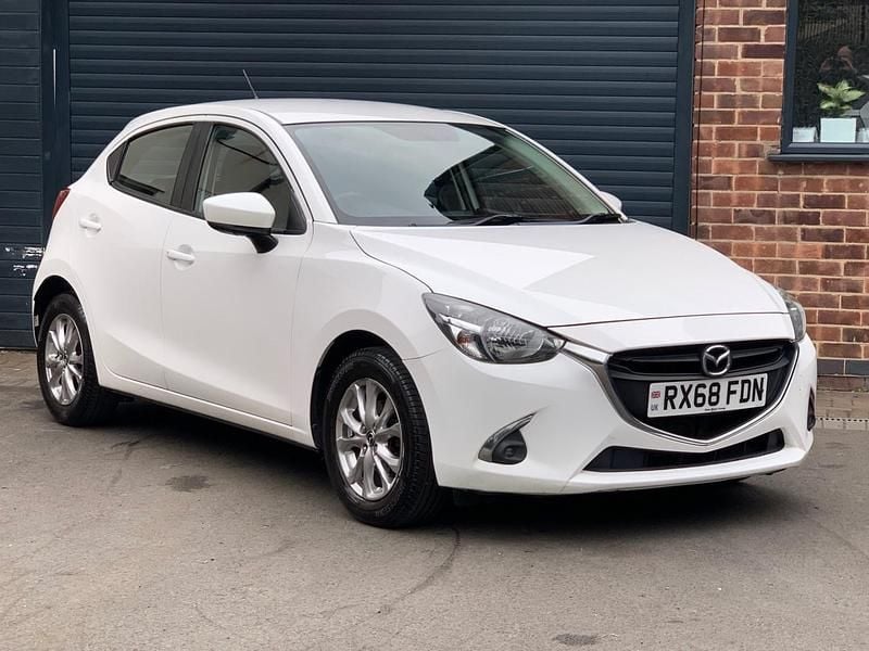 Begagnad Mazda 2 2018 Vit Halvkombi