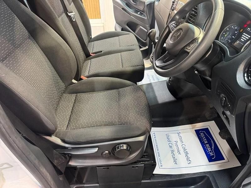 Used Mercedes Vito Progressive 136 HP (100 kW) 2022 White Van