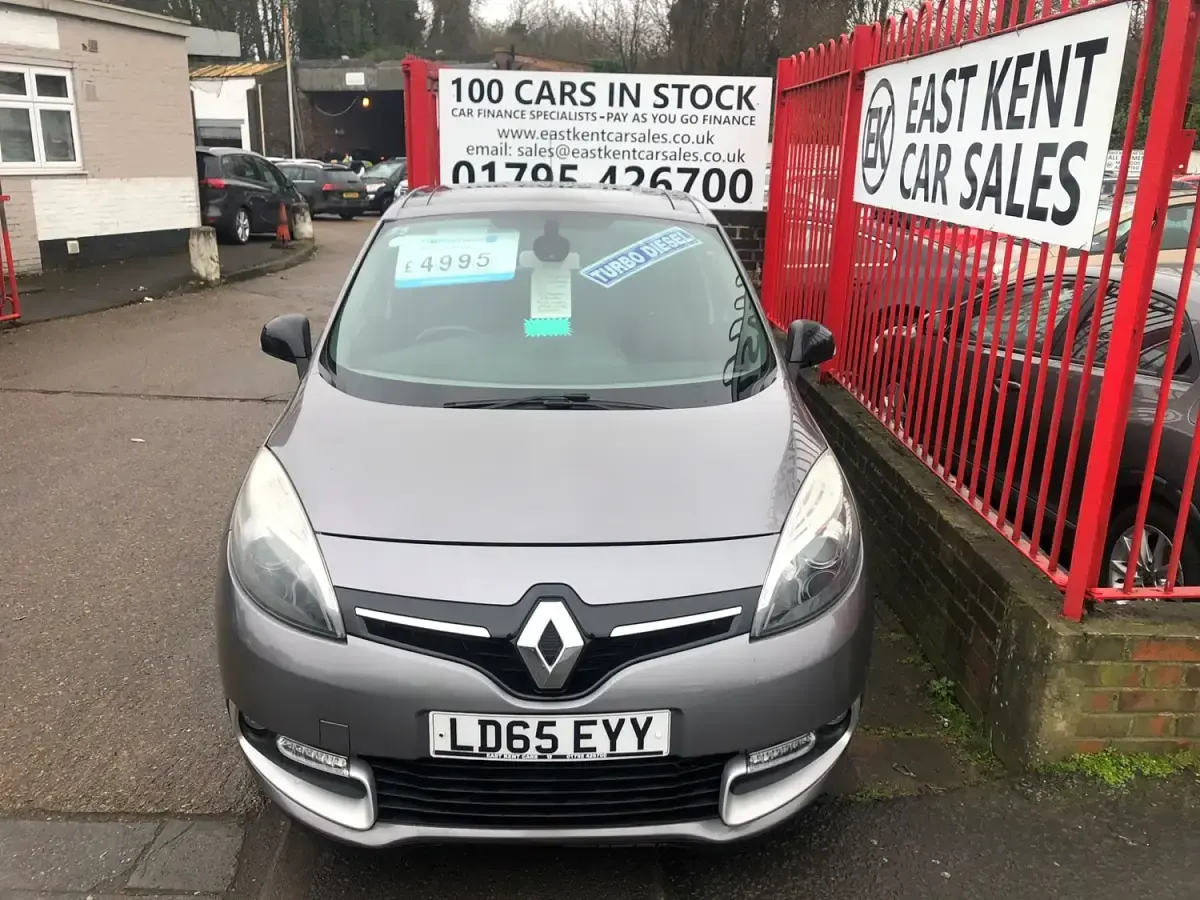 Usado Renault Scénic III LIMITED 110 CV (80 kW) 2015 Gris Monovolumen
