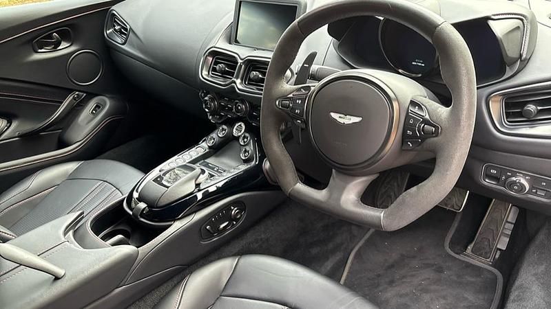 Used Aston Martin V8 Vantage 510 HP (375 kW) 2024 Green Cabriolet