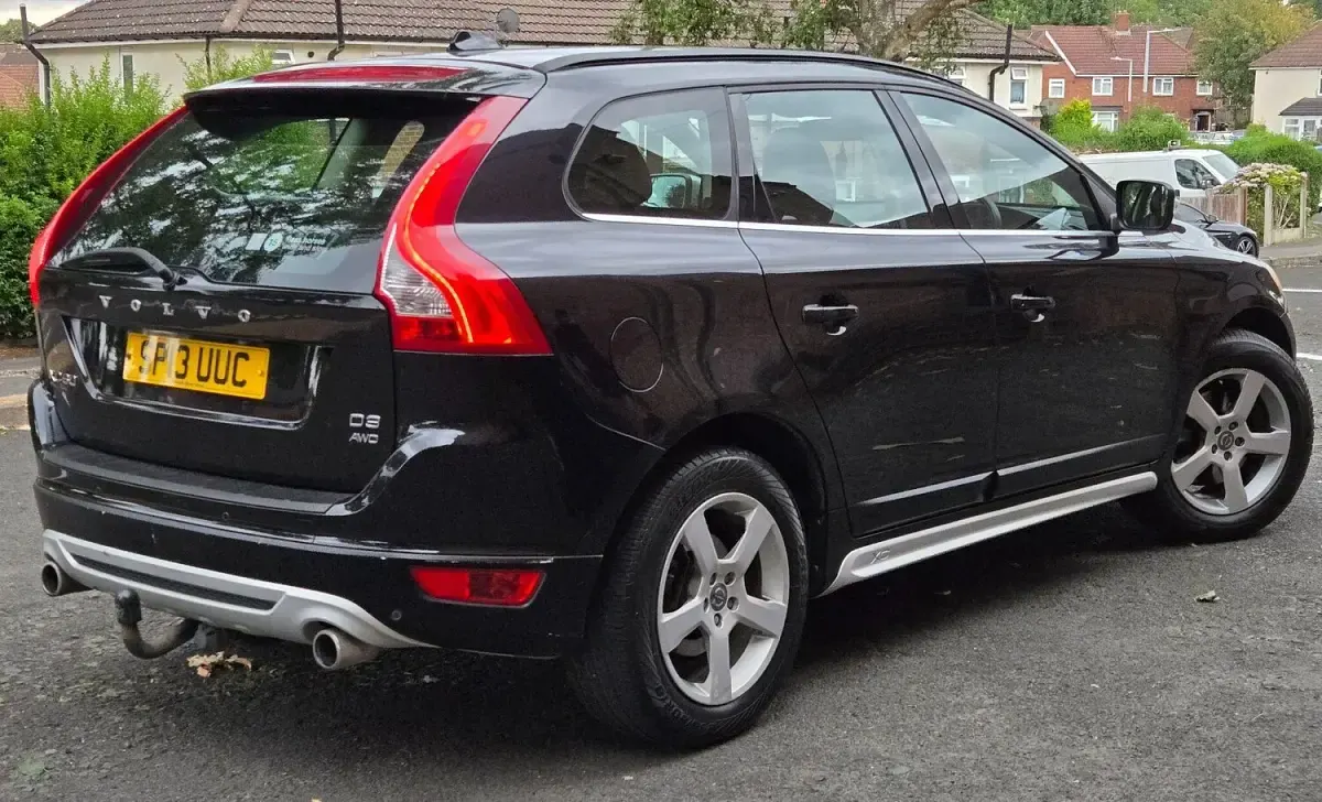 Used Volvo XC60 R-Design 163 HP (119 kW) 2013 Black SUV