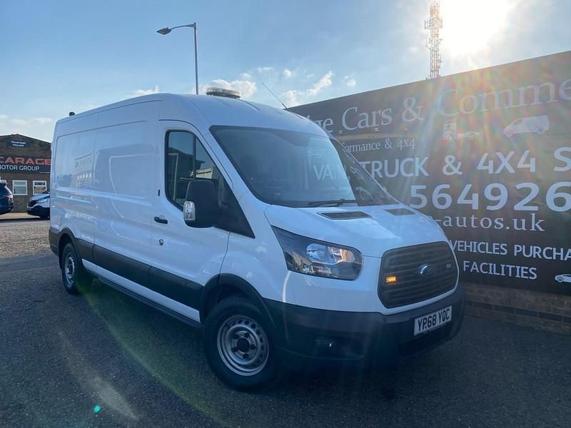 Usado Ford Transit 130 HP (95 kW) 2018 Branco Van