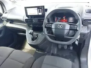 Used Vauxhall Combo 100 HP (73 kW) 2024 White MPV