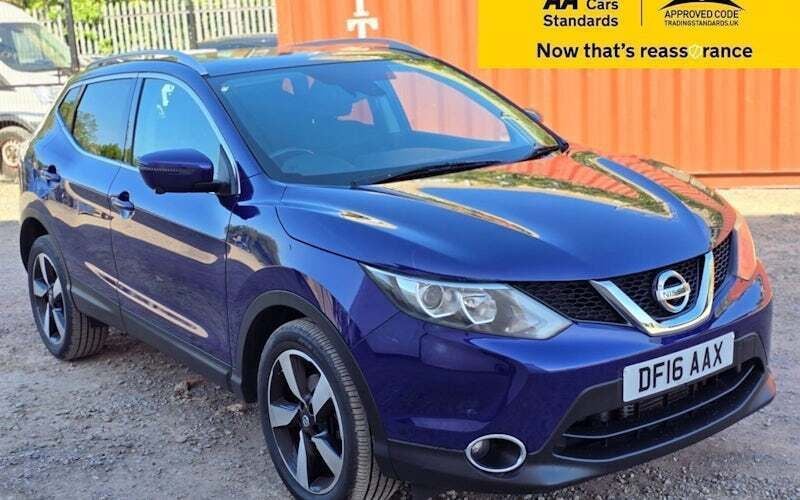 Blue Used 2016 Nissan Qashqai N-Connecta SUV | £8,980 (Good price) - Image 1/4