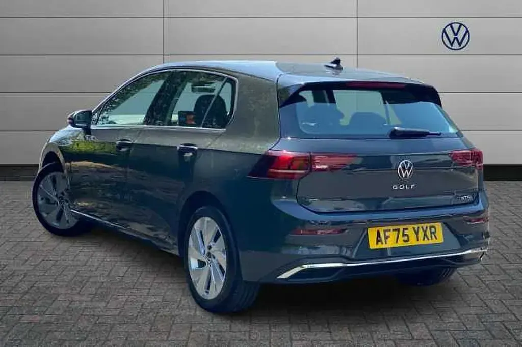 Used VW Golf VIII 150 HP (110 kW) 2025