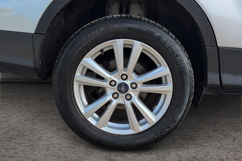 Used Ford Kuga Zetec 120 HP (88 kW) 2019 Silver SUV