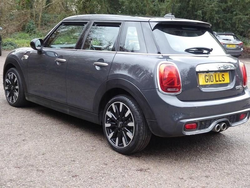 Begagnad Mini Cooper S Exclusive 192 HK (141 kW) 2019 Grå Halvkombi