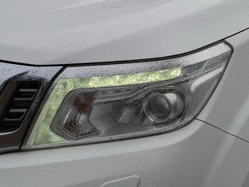 Used Nissan Navara Tekna 2017 White Pickup