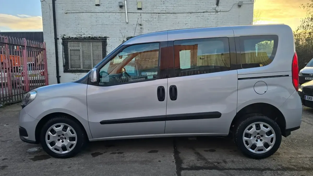 Used Fiat Doblò Easy 2016 Silver MPV