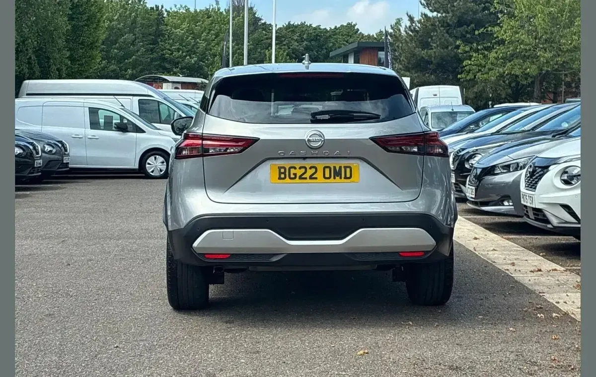 Used Nissan Qashqai N-Connecta 155 HP (114 kW) 2022 Silver SUV