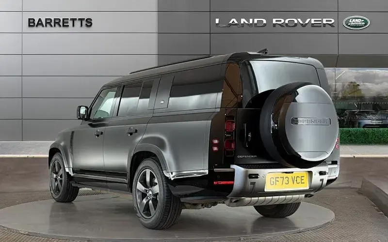 Used Land Rover Defender HSE Dynamic 400 HP (294 kW) 2023 Black SUV