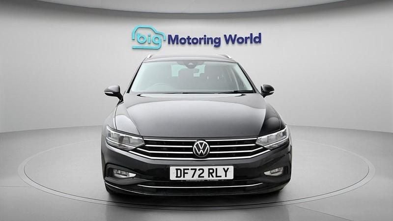 Used VW Passat SEL 150 HP (110 kW) 2023 Black Estate