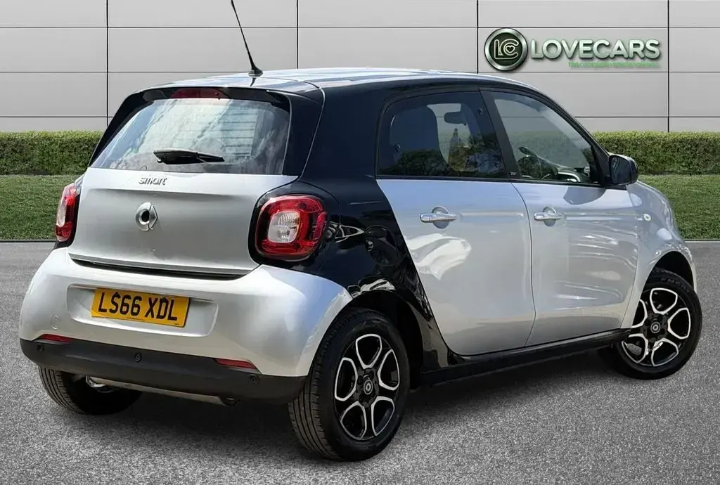 Used Smart ForFour Premium 71 HP (52 kW) 2016 Silver Hatchback