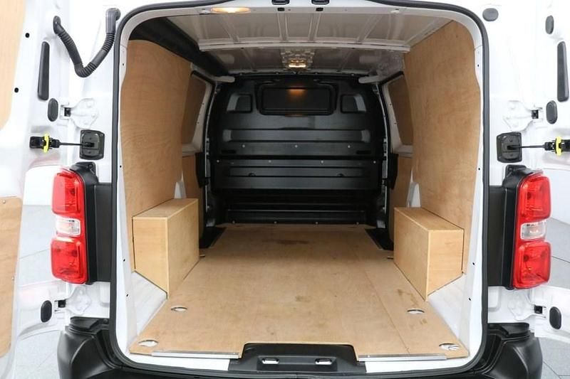 Używany Citroën Dispatch 120 KM (88 kW) 2025 Biały Minivan