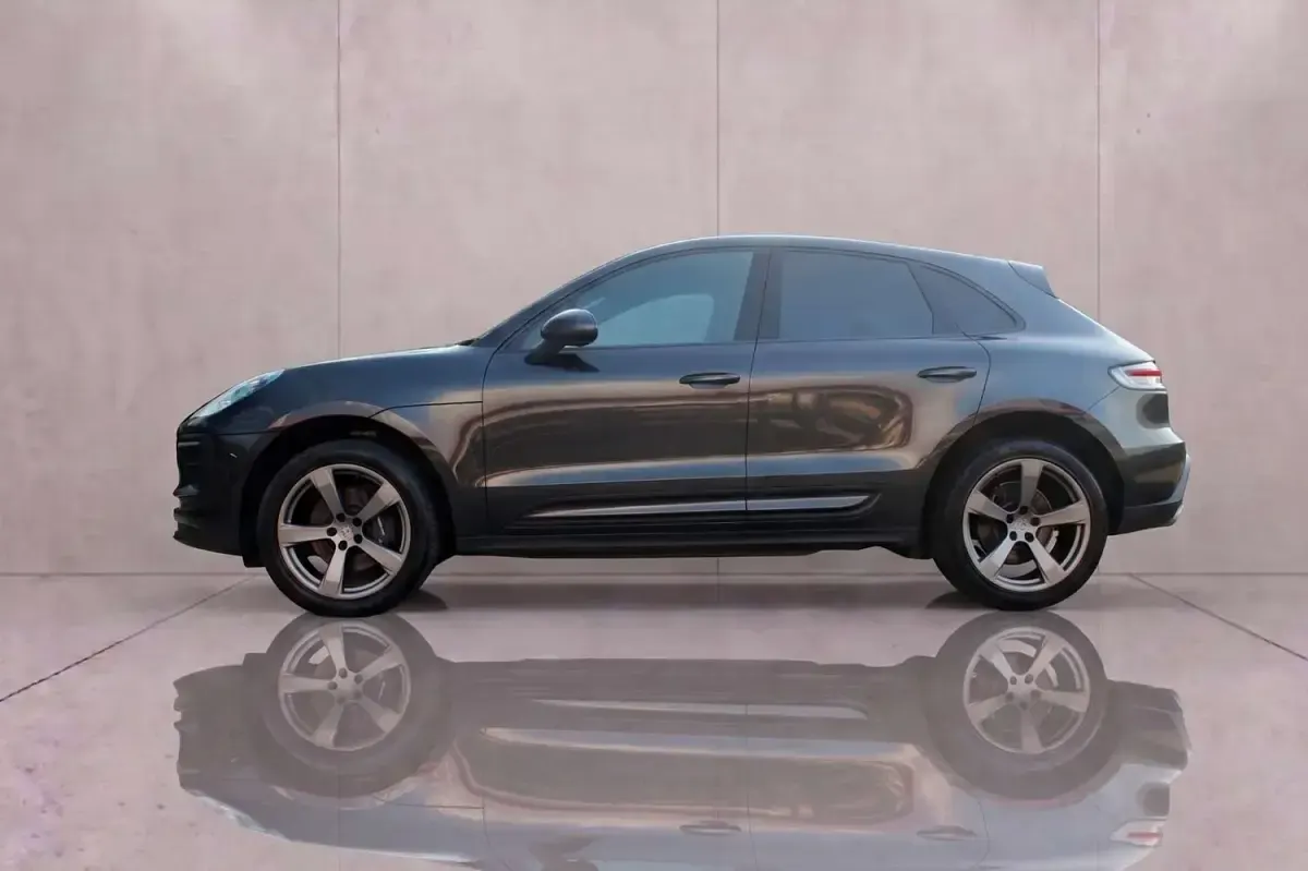 Used Porsche Macan 265 HP (194 kW) 2024 Grey SUV