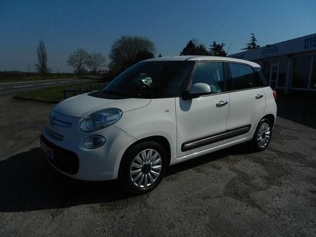 Used Fiat 500L Pop Star 95 HP (69 kW) 2014 White MPV