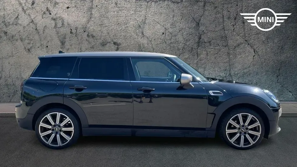 Used Mini Cooper Clubman Exclusive 134 HP (98 kW) 2023 Black Estate
