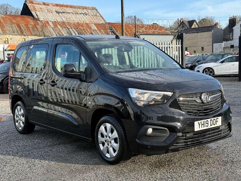 Black Used 2019 Vauxhall Combo MPV | £10,499 (Fair price) - Image 1/3