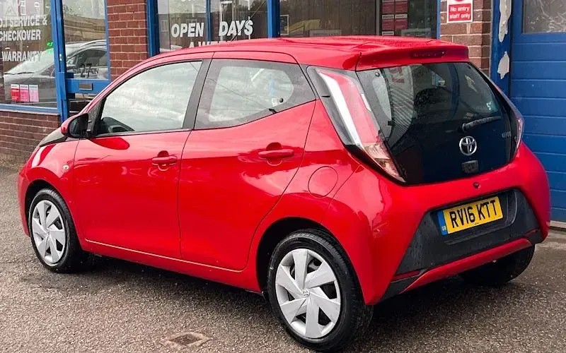 Second-hand Toyota Aygo X-play 69 CP (50 kW) 2018 Hatchback