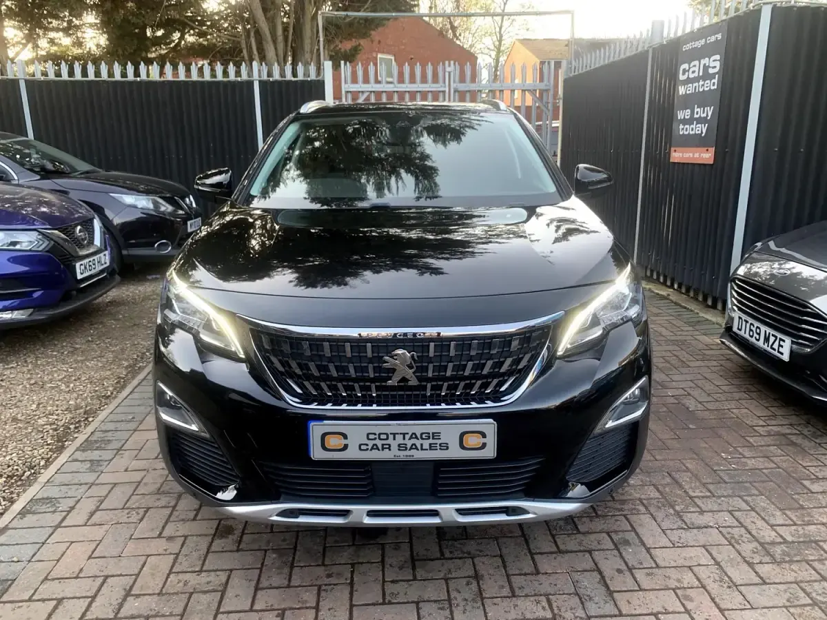 Second-hand Peugeot 3008 Allure 130 CP (95 kW) 2018 Negru SUV
