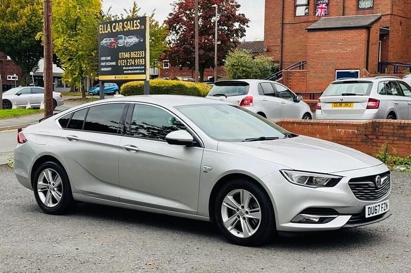 Silver Used 2017 Vauxhall Insignia SRi Hatchback | £6,750 (Fair price) - Image 1/1