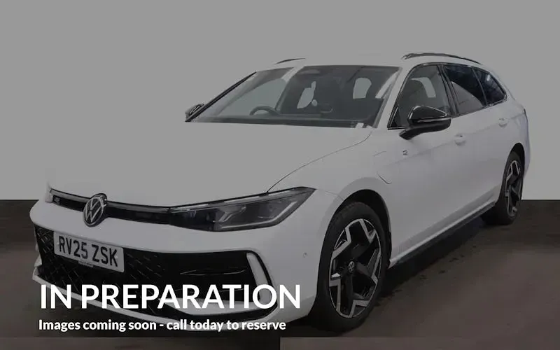 Used VW Passat R-line 204 HP (150 kW) 2025 White Estate