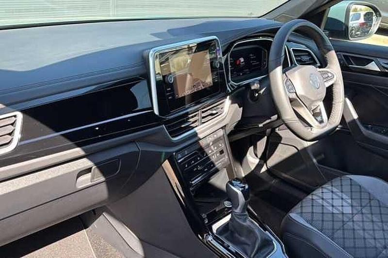 Used VW T-Roc R-line 150 HP (110 kW) 2025 Blue SUV