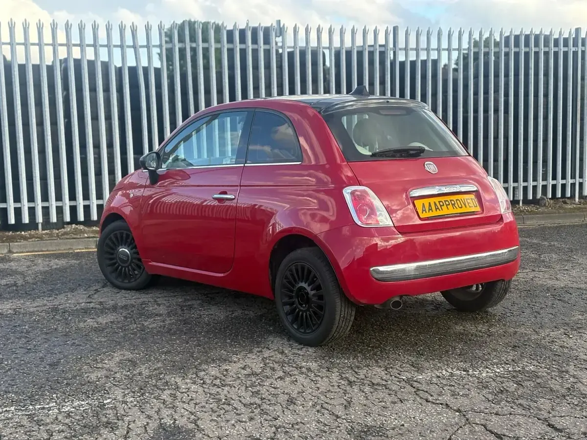 Used Fiat 500 Lounge 95 HP (69 kW) 2011 Red Hatchback