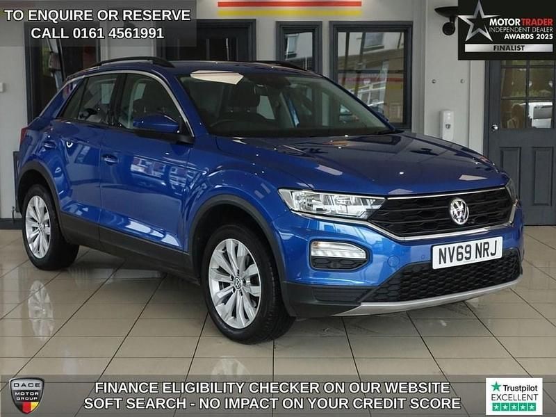 Blue Used 2020 VW T-Roc SE SUV | £12,640 (Fair price) - Image 1/4