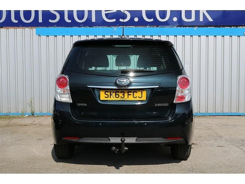 Used Toyota Verso 2013 Grey MPV