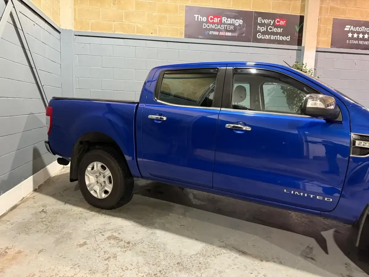 Begagnad Ford Ranger Limited 150 HK (110 kW) 2013 Blå Pickup