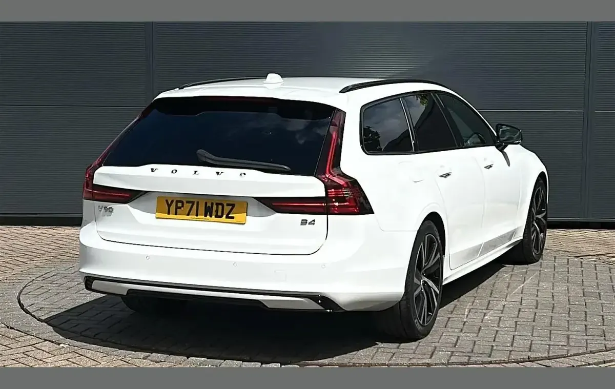 Usado Volvo V90 R-Design 194 CV (142 kW) 2022 Blanco Familiar