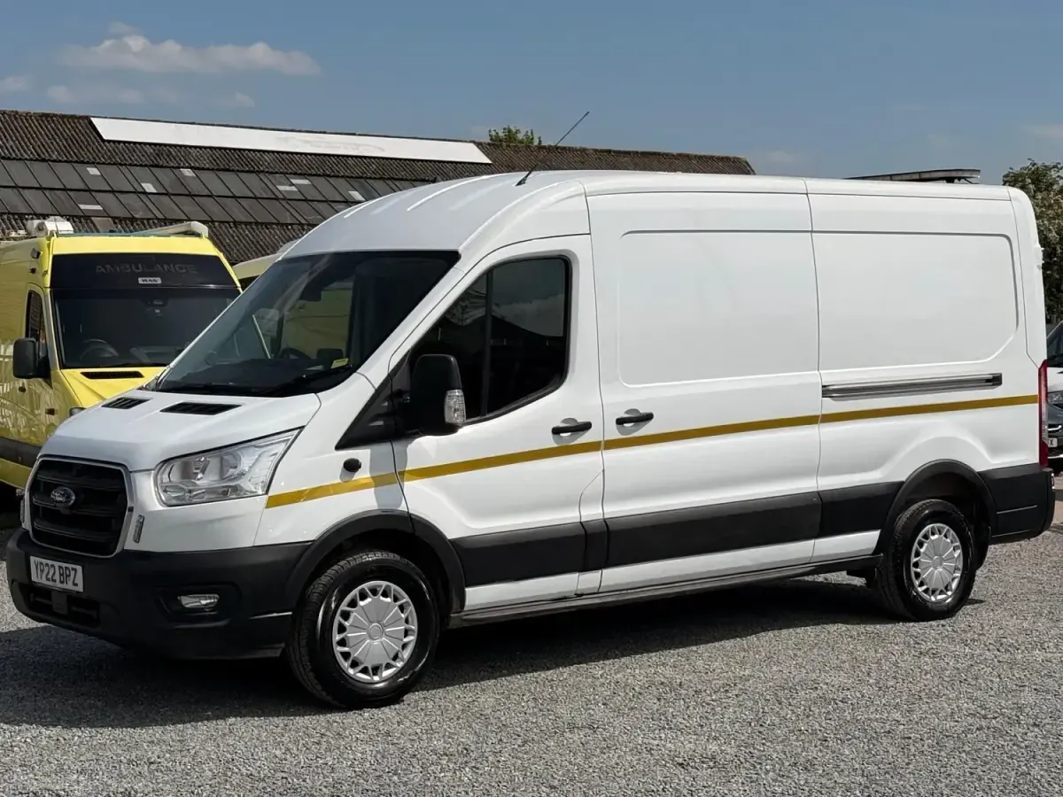 Usado Ford Transit Trend 130 HP (95 kW) 2022 Branco Van
