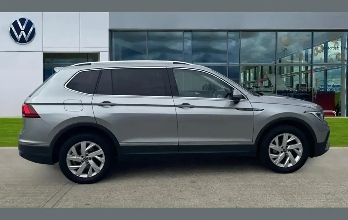 Used VW Tiguan Allspace Life 150 HP (110 kW) 2023 Silver SUV