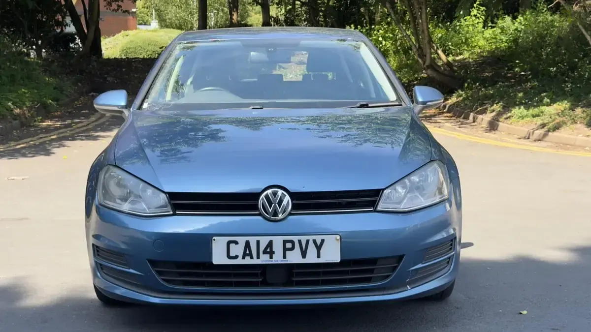 Used VW Golf VII SE 105 HP (77 kW) 2014 Blue Hatchback