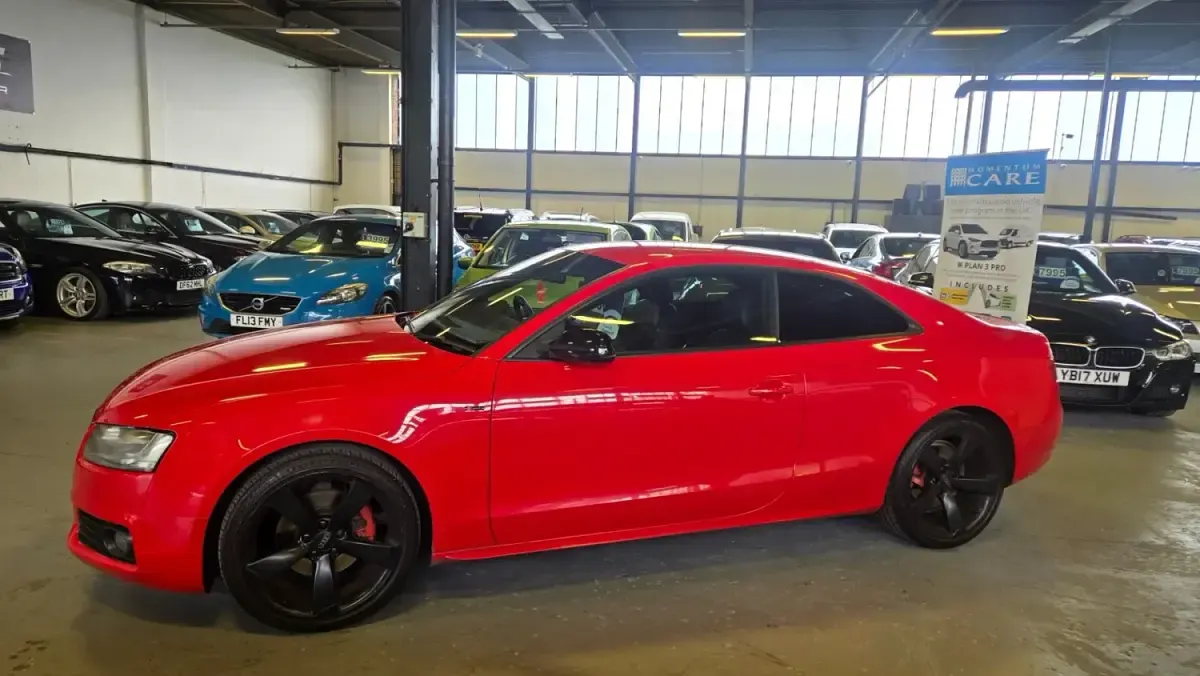 Usado Audi A5 Black Edition 170 HP (125 kW) 2011 Vermelho Coupé
