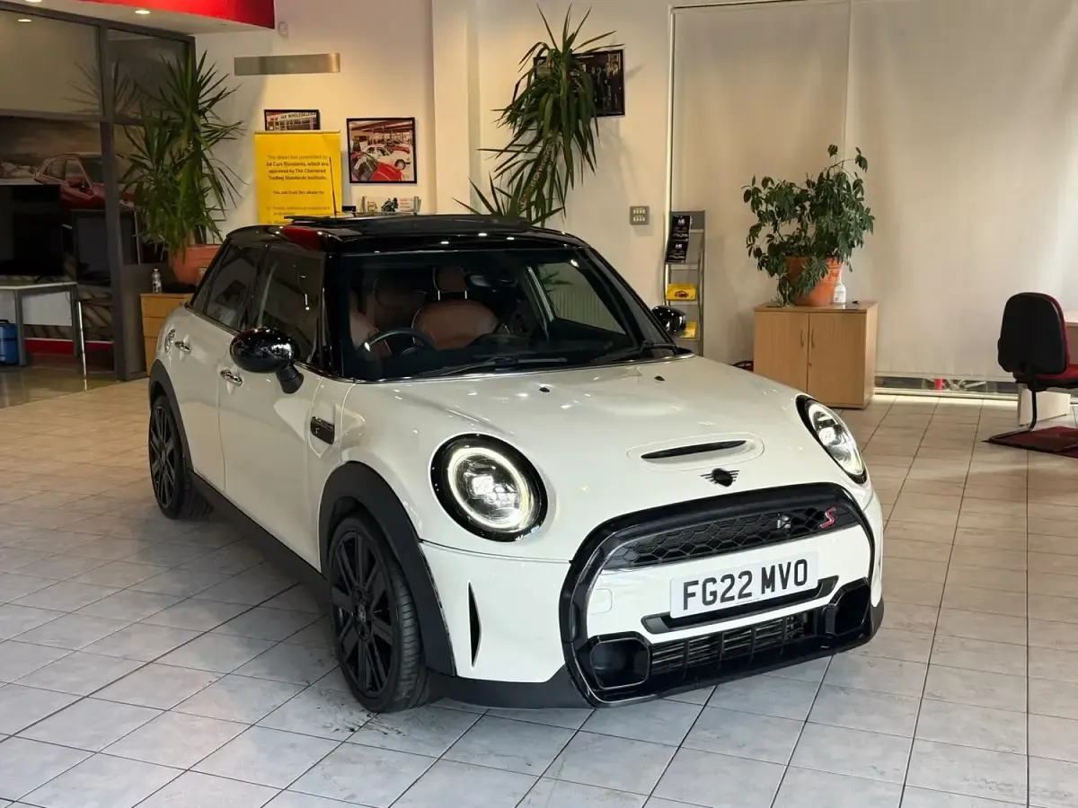 Used Mini Cooper S Exclusive 2022 White Hatchback