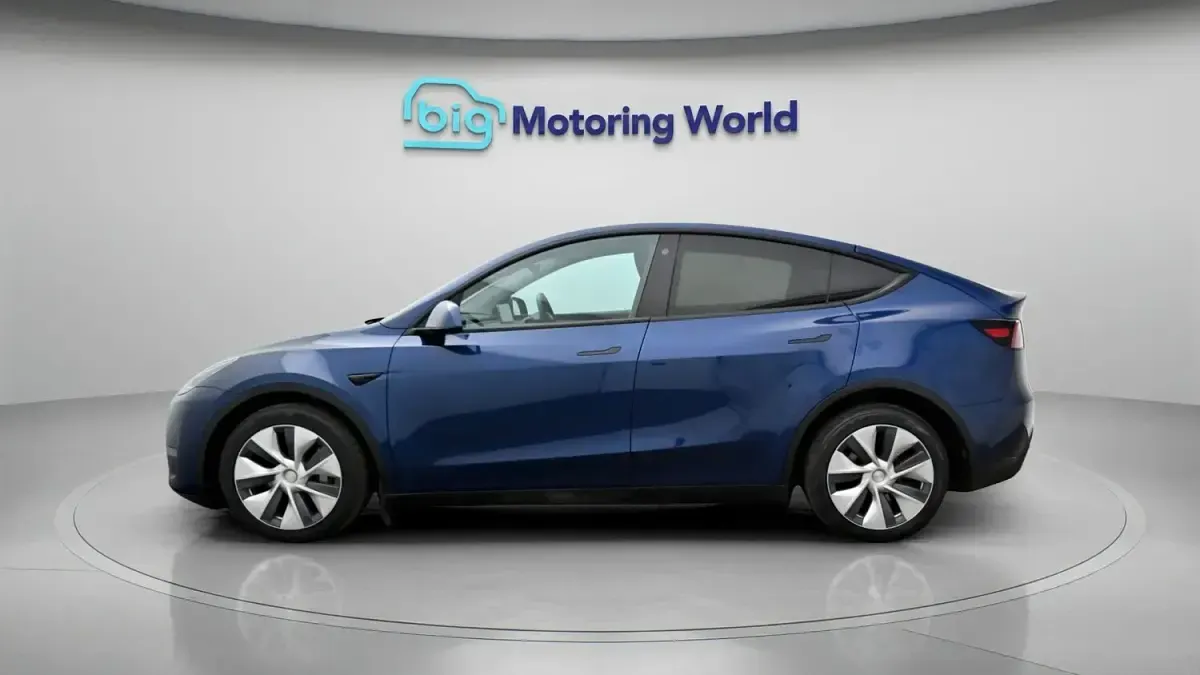 Used Tesla Model Y Long Range AWD 378 kW (514 HP) 2022 Blue SUV