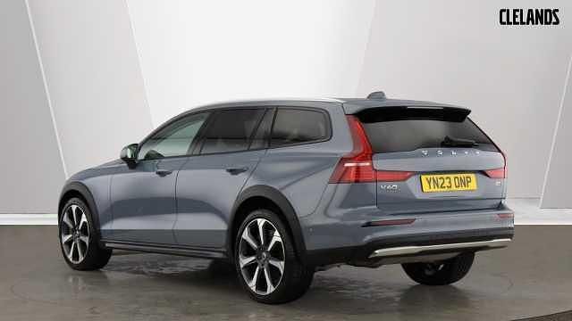 Used Volvo V60 CC Ultimate 247 HP (181 kW) 2023 Estate
