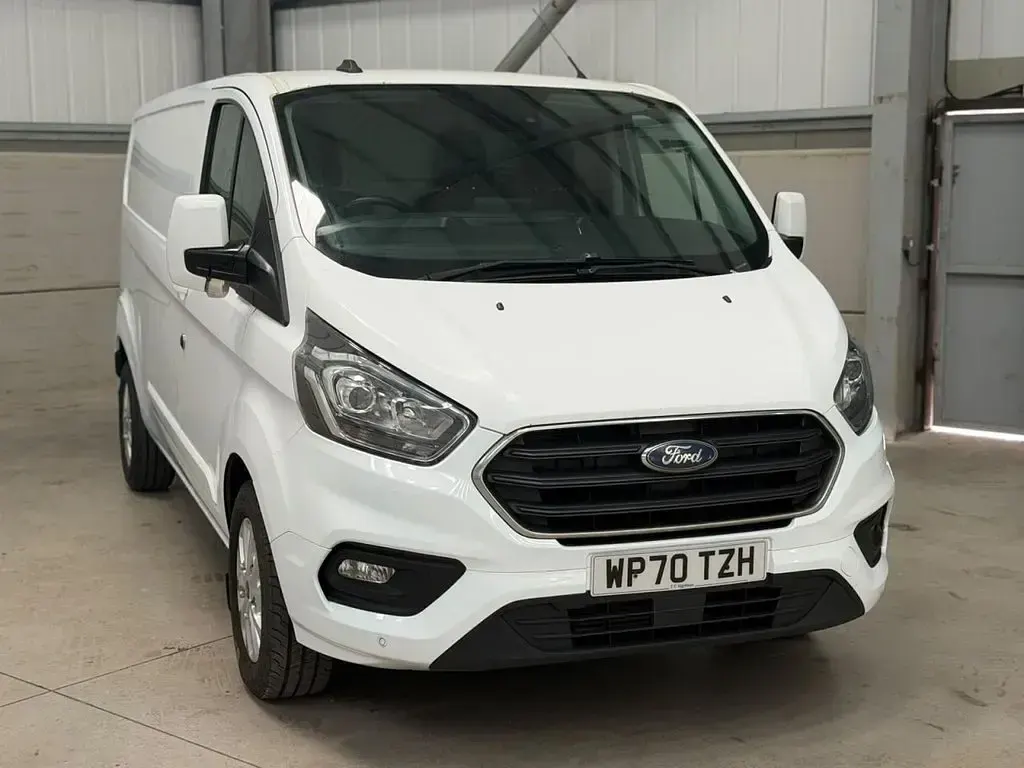 Used Ford Transit Custom Limited 170 HP (125 kW) 2020 White Van