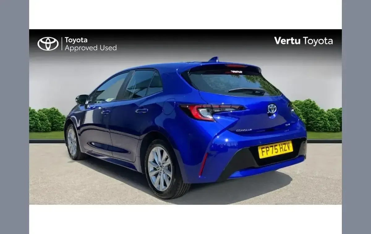 Used Toyota Corolla 196 HP (144 kW) 2025 Blue Hatchback