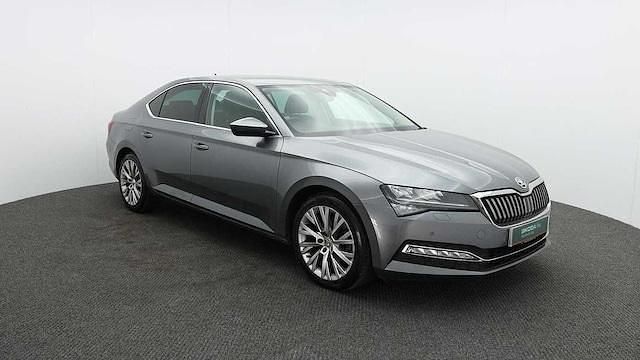 Graphite grey metallic Used 2023 Skoda Superb SE L Hatchback | £21,490 (Fair price) - Image 1/4