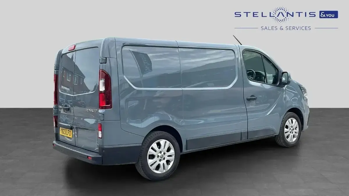 Used Renault Trafic 128 HP (94 kW) 2023 Grey MPV
