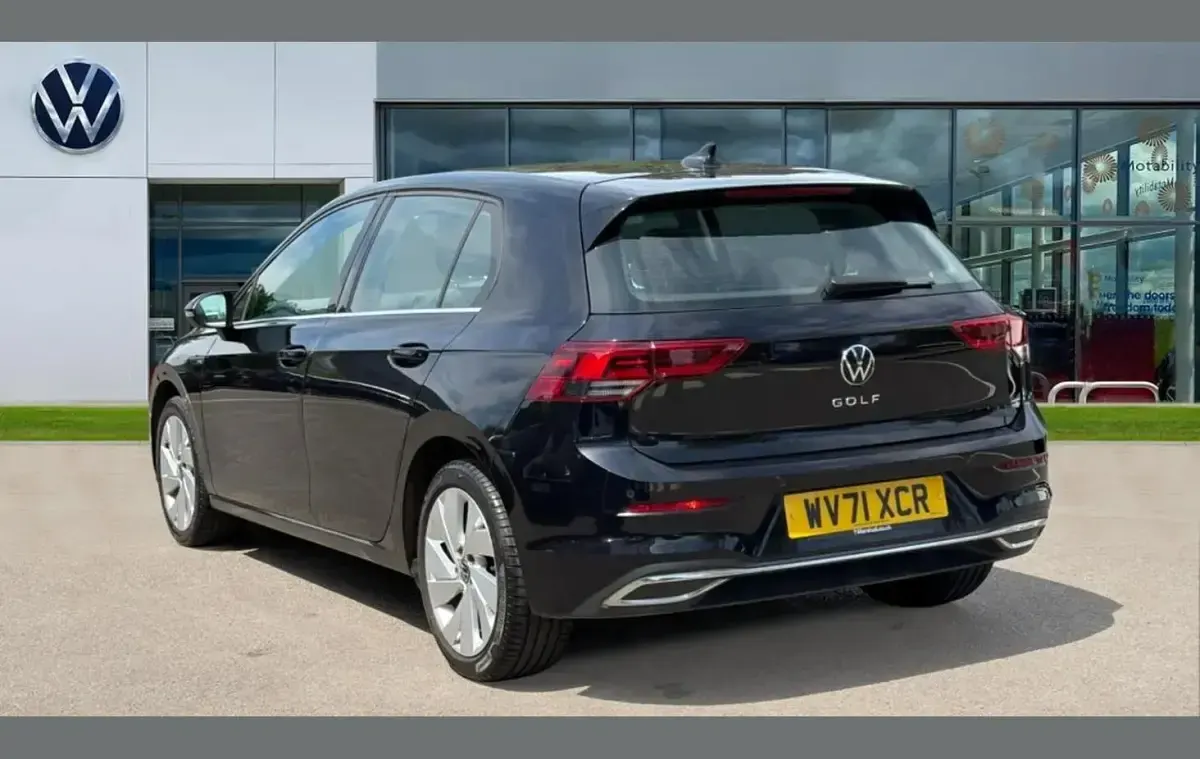 Used VW Golf VIII Style 128 HP (94 kW) 2021 Black Hatchback