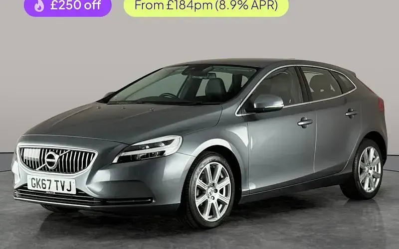 Used Volvo V40 Inscription 120 HP (88 kW) 2019 Hatchback